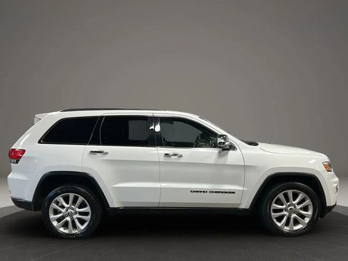 Used 2017 Jeep Grand Cherokee Limited w/ Trailer Tow Group IV image 6