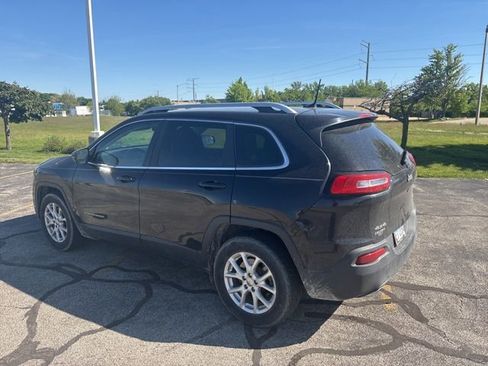 Used 2015 Jeep Cherokee Latitude w/ Cold Weather Group AWD/4WD image 5