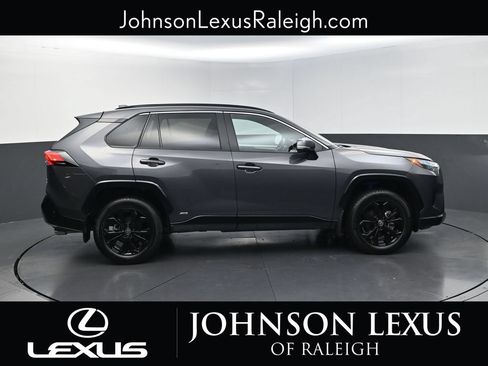 Used 2025 Toyota RAV4 SE AWD/4WD image 6
