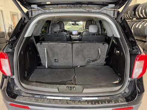 Used 2022 Ford Explorer XLT w/ Equipment Group 202A RWD image 29