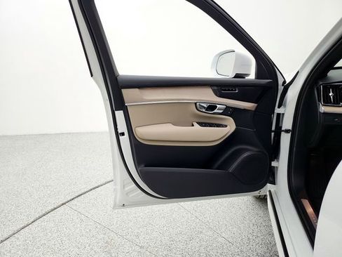 New 2026 Volvo XC90 B5 Plus w/ Protection Package image 27