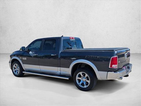 Used 2017 RAM 1500 Laramie w/ Convenience Group AWD/4WD image 7