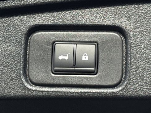 New 2025 Nissan Pathfinder SV w/ Black Appearance Package image 21