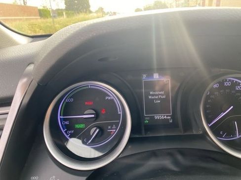 Used 2021 Toyota Camry LE image 12