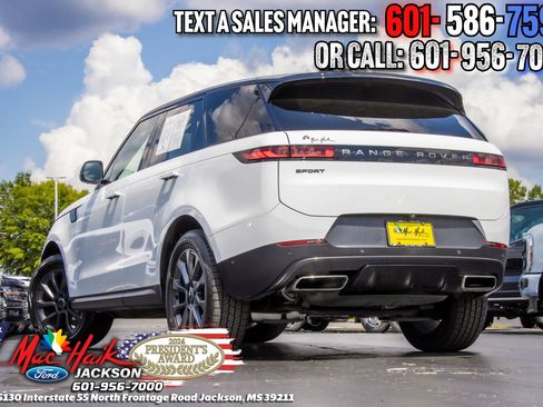 Used 2024 Land Rover Range Rover Sport SE AWD/4WD image 4