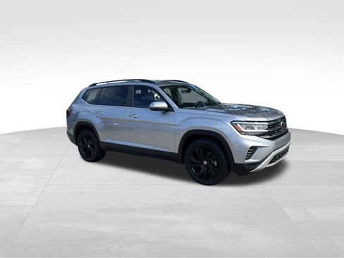 Used 2023 Volkswagen Atlas SE w/ Black Wheel Package image 7