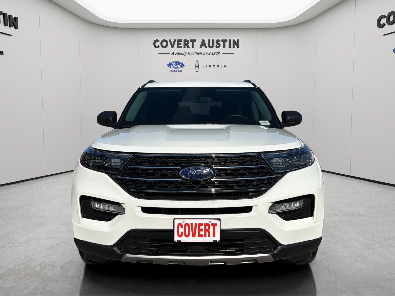 Used 2023 Ford Explorer XLT w/ Equipment Group 202A RWD image 8