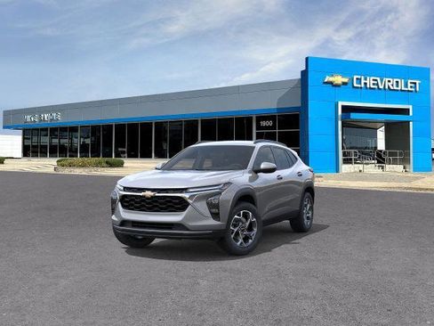 New 2026 Chevrolet Trax LT w/ Driver Confidence Package image 8