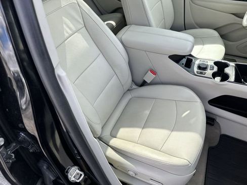 Used 2019 GMC Terrain Denali w/ GMC Pro Grade Package AWD/4WD image 28