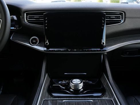 Used 2022 Jeep Wagoneer Series II image 12