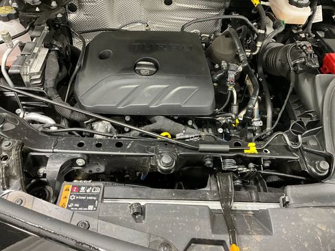 Used 2025 Buick Encore GX Avenir w/ Avenir Technology Package image 11