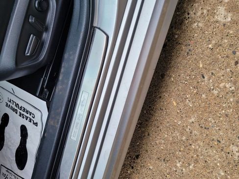 Used 2018 Toyota Camry XSE image 19