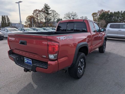Used 2016 Toyota Tacoma TRD Off-Road image 5