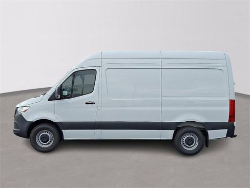 Used 2025 Mercedes-Benz Sprinter 2500 image 7