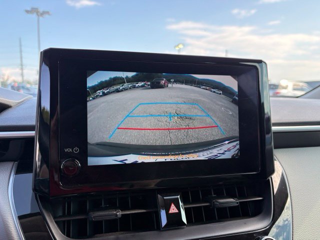 Used 2025 Toyota Corolla LE FWD image 5