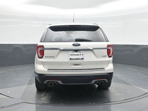 Used 2018 Ford Explorer Platinum image 17