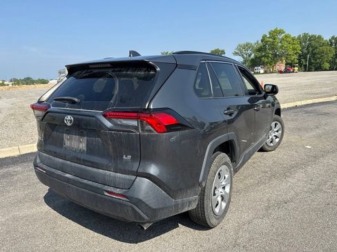 Used 2021 Toyota RAV4 LE FWD image 10