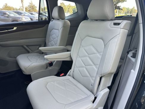 New 2026 Volkswagen Atlas SE image 23