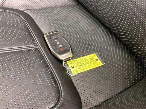 Certified 2025 INFINITI QX80 Sensory image 15