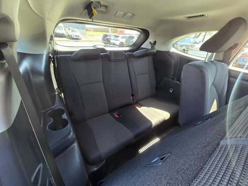 Used 2023 Toyota Highlander L image 15