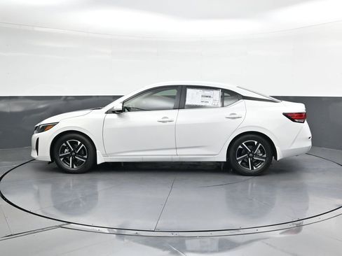 Certified 2025 Nissan Sentra SV w/ All-Weather Package FWD image 8