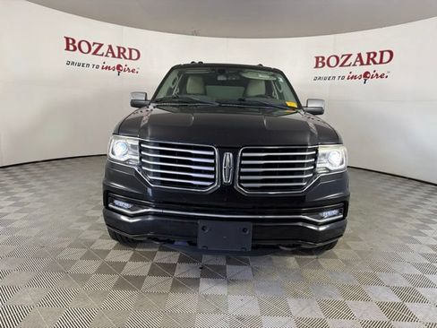 Used 2017 Lincoln Navigator Select RWD image 2