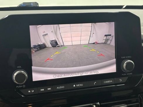 Used 2022 Nissan Pathfinder SV AWD/4WD image 27