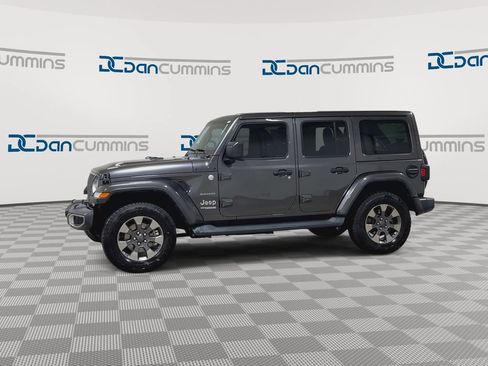 Used 2018 Jeep Wrangler Unlimited Sahara AWD/4WD image 6