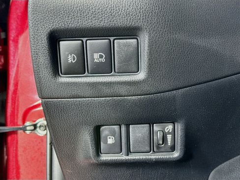 Certified 2018 Toyota C-HR XLE FWD image 10
