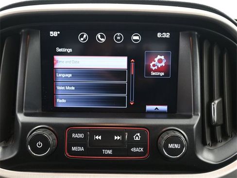 Used 2016 GMC Canyon SLE w/ SLE Convenience Package image 4