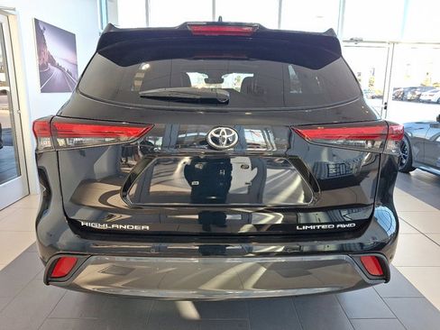 Used 2020 Toyota Highlander Limited image 5
