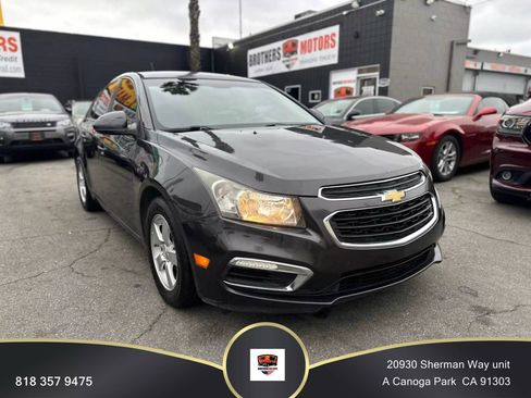 Used 2016 Chevrolet Cruze LT w/ Technology Package image 1