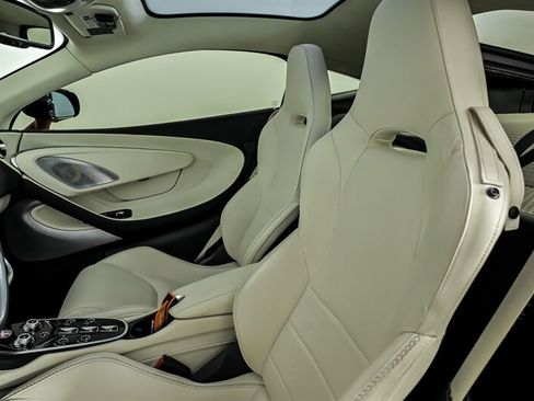 Used 2023 McLaren GT RWD image 23