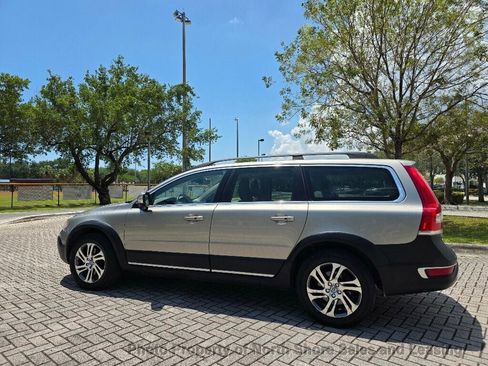 Used 2015 Volvo XC70 T5 Premier w/ Proximity Package FWD image 15