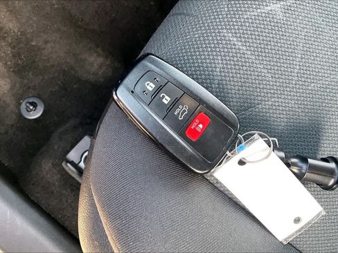 Used 2025 Toyota RAV4 XLE w/ Convenience Package FWD image 15
