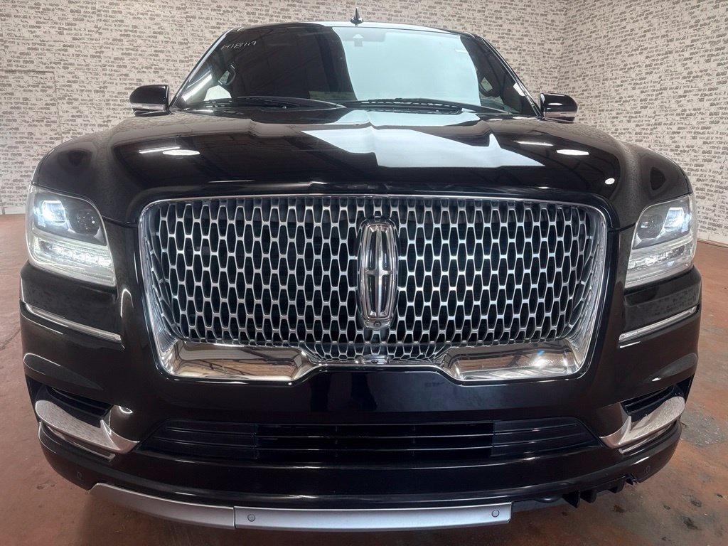 Used 2019 Lincoln Navigator L Reserve w/ Cargo Package AWD/4WD image 2