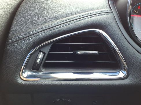 Used 2016 Chevrolet Cruze Premier image 19