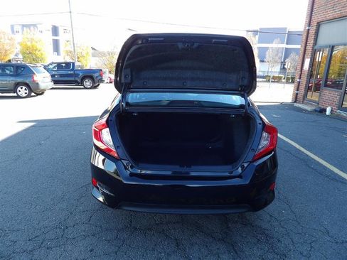Used 2018 Honda Civic EX image 9
