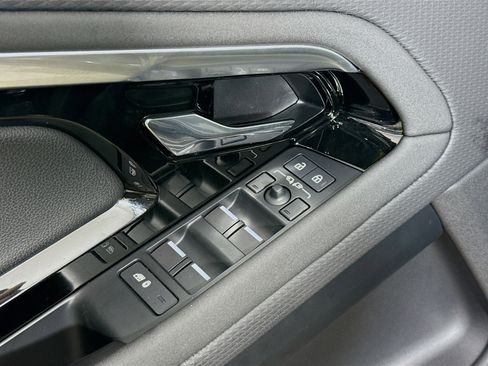 Used 2023 Land Rover Range Rover Evoque R-Dynamic S image 22