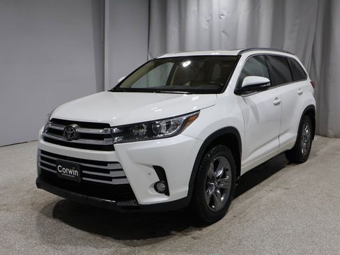 Used 2017 Toyota Highlander Limited Platinum image 7
