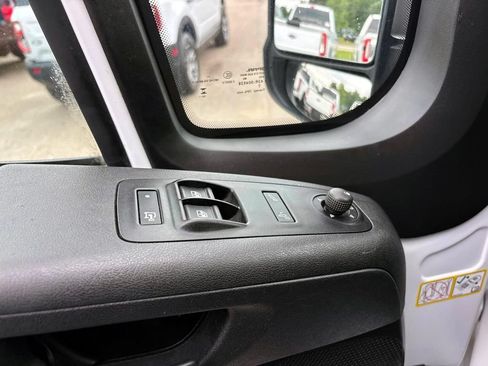 Used 2025 RAM ProMaster 2500 w/ Convenience Group FWD image 10