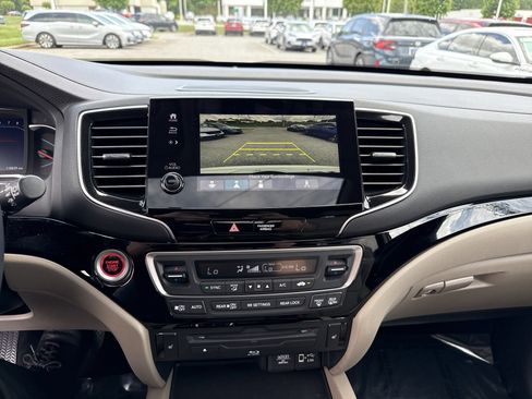 Used 2020 Honda Pilot Touring image 25