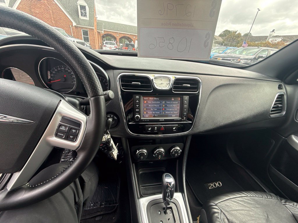 Used 2011 Chrysler 200 S FWD image 15