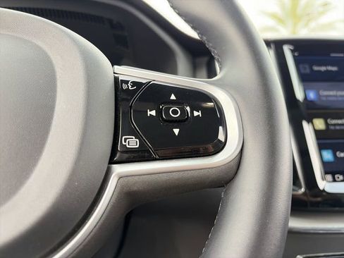 Used 2022 Volvo XC60 B5 R-Design w/ Advanced Package image 23