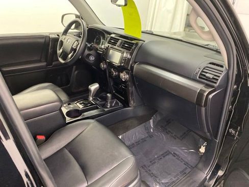 Used 2019 Toyota 4Runner TRD Off-Road Premium AWD/4WD image 29