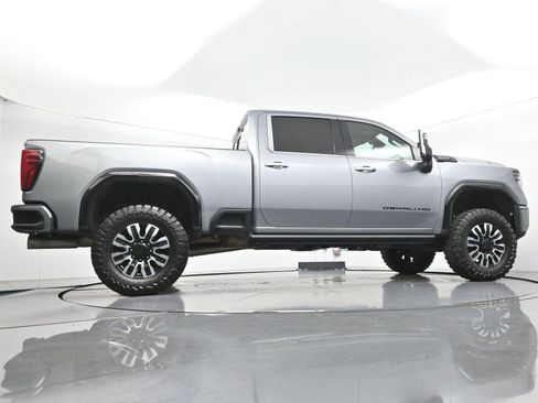 Used 2024 GMC Sierra 3500 Denali Ultimate AWD/4WD image 54