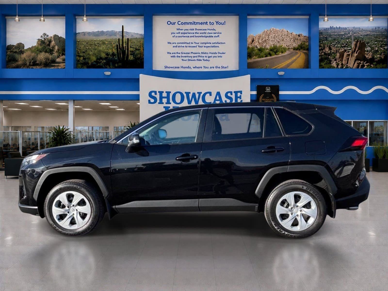 Used 2024 Toyota RAV4 LE FWD image 4