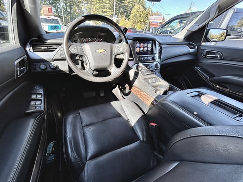 Used 2020 Chevrolet Suburban LT image 23
