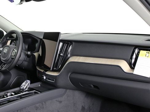 New 2026 Volvo XC60 B5 Plus w/ Climate Package image 9