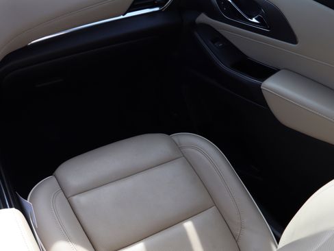 Certified 2023 Chevrolet Traverse Premier w/ LPO, Floor Liner Package image 12